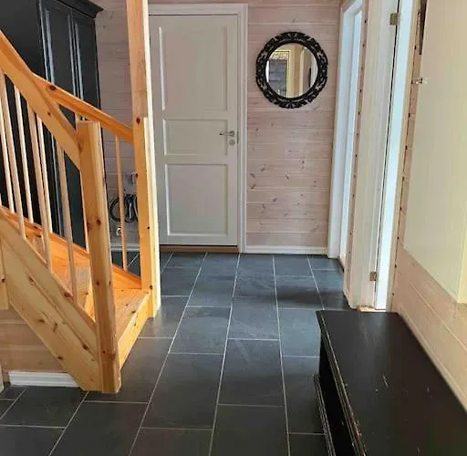 I Myrkdalen Хельгатун